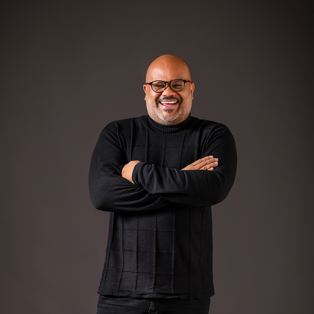 Junior Cabrera, productor y director musical de Alfareros